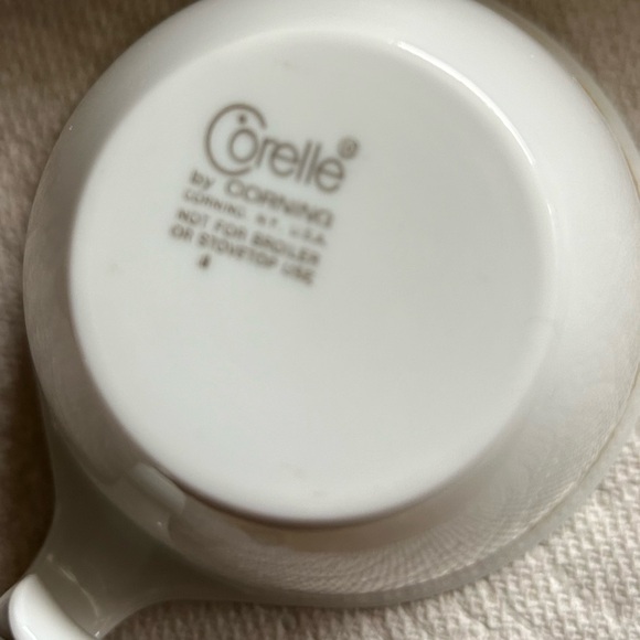 CORELLE: Vintage White and Gold Floral Teacup - Picture 3 of 3